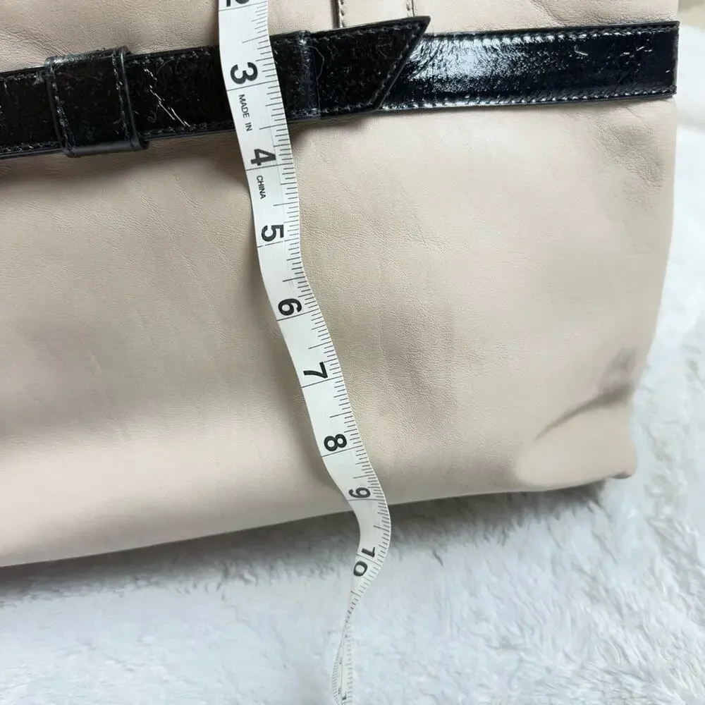 Kate Spade beige and Black hand Bag - Picture 9 of 14